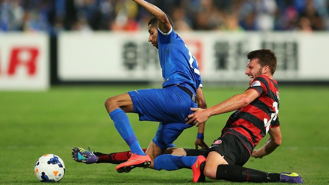 Western Sydney Wanderers tidak hanya melawan 11 pemain Al Hilal pada leg kedua final Liga Champion Asia di Stadion Raja Fahd, Riyadh, Sabtu (1/11).