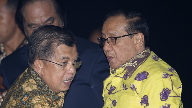 Strategi Jusuf Kalla dalam pencalonannya menjadi Ketua Umum Partai Golkar di 2004 menjadi inspirasi bagi calon ketua umum lain untuk bisa melawan Ical.