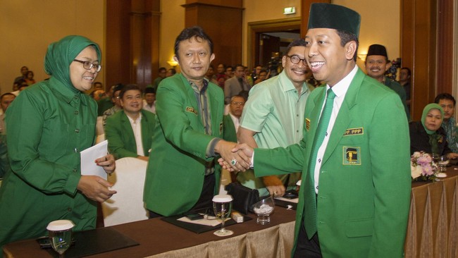 Ketua Umum PPP hasil Muktamar VIII Pondok Gede, Romahurmuziy mengatakan mekanisme pemilihan secara aklamasi sudah ada dari zaman Nabi Muhammad.