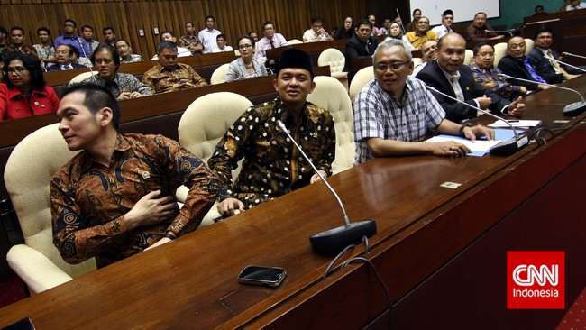Pramono Anung bilang sudah ada titik temu untuk dualisme DPR. Selama ini dia memainkan peran sebagai yang 'lunak' dalam perseteruan yang 'keras'.