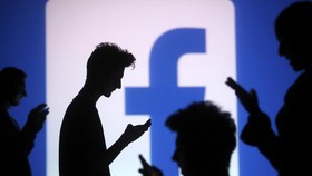 63 Juta Orang Indonesia Bakal Akses Facebook via Ponsel