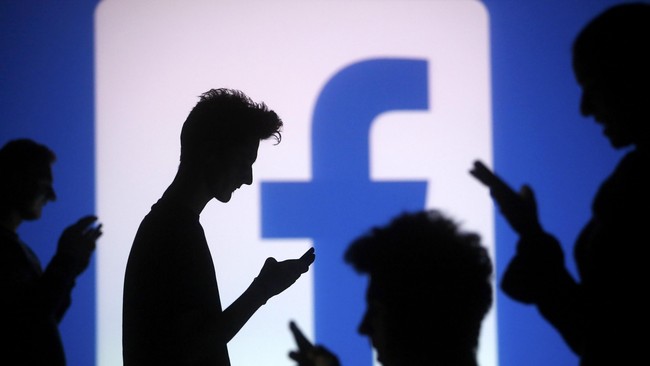 Facebook menghapus gambar ekspresi feeling fat setelah diprotes oleh ribuan orang melalui petisi online di Change.org.