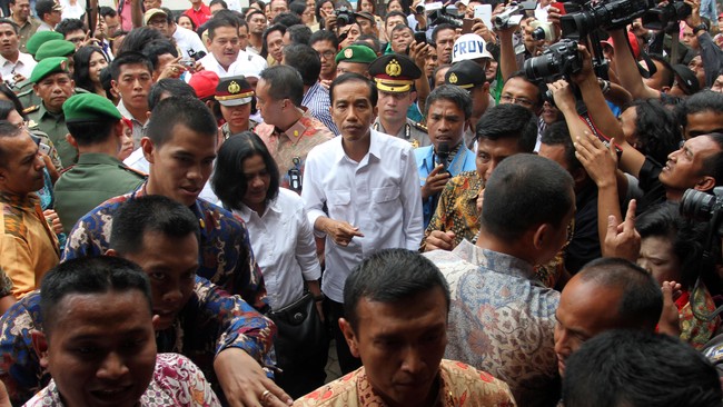 Dalam ratas terbatas kali ini, Jokowi menekankan diperlukan penanganan pola baru bagi korban bencana erupsi Gunung Sinabung.