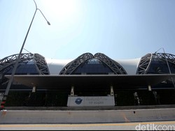 Turis AS Terjebak 10 Hari di Bandara Bangkok gegara Harga Tiket Naik