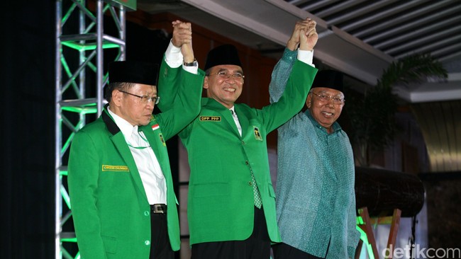 Dalam&nbsp;Muktamar PPP versi Suryadharma Ali, Djan Faridz tegaskan akan tetap bawa PPP ke dalam&nbsp;KMP.
