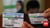 Silang Selimpat Hak Sehat Aktivis kesehatan yang tergabung dalam BPJS Watch mengatakan persyaratan peserta program BPJS terbilang memberatkan masyarakat. (CNN Indonesia/Safir Makki)