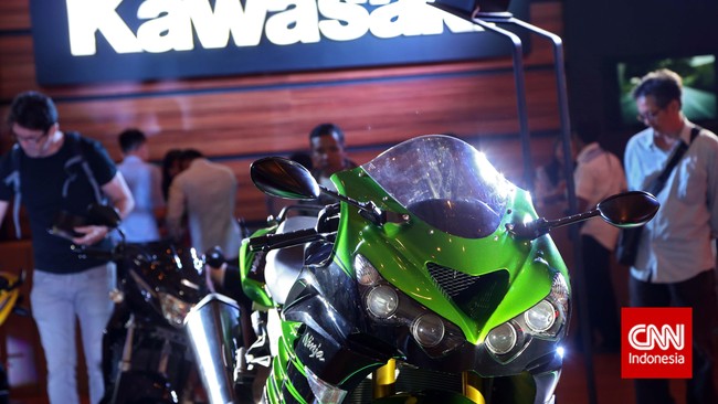Mulai tahun ini sepeda motor dengan harga Rp 300 juta ke atas atau kapasitas silinder lebih dari 250 cc wajib bayar pajak penghasilan (PPh) 22, di luar PPnBM.