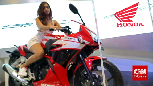 Secara kumulatif total penjualan motor nasional selama periode hingga Agustus sebanyak 4,21 juta unit, minus 26,7 persen dibandingkan Januari-Agustus 2014.