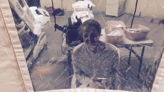 Kaci Hickox akhirnya "bebas" dari karantina Ebola yang dianjurkan Pemerintah Maine, namun ia tetap harus memeriksakan kesehatannya.