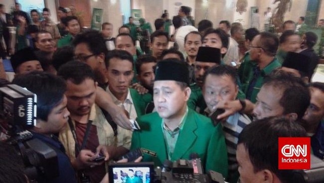 Pengacara mantan Kepala BPPN Syarifuddin Arsyad Tumenggung (SAT), Ahmad Yani membantah bahas penanganan kasus BLBI dengan hakim Syamsul Rakan Chaniago.