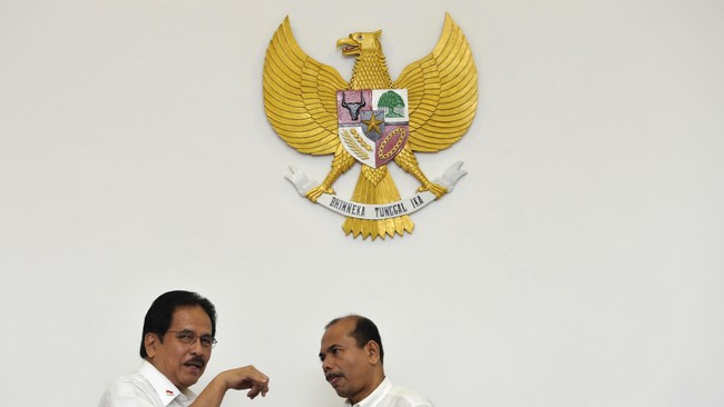 Penghematan subsidi sebesar Rp 100 triliun yang dihasilkan pemerintah dengan menaikkan harga BBM ternyata tidak cukup menutupi kebutuhan infrastruktur 2015.