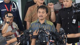 Roy Suryo Dijerat Pasal Penistaan Agama Kasus Meme Stupa Mirip Jokowi