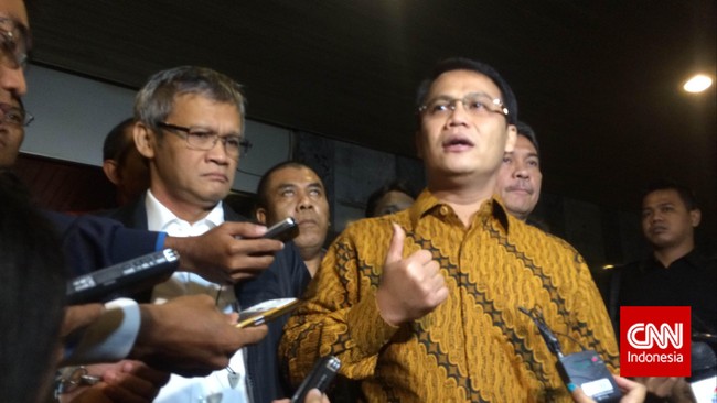 Menurut politikus PDI Perjuangan Aria Bima adanya KIH dan KMP membuat kinerja anggota DPR tak produktif.