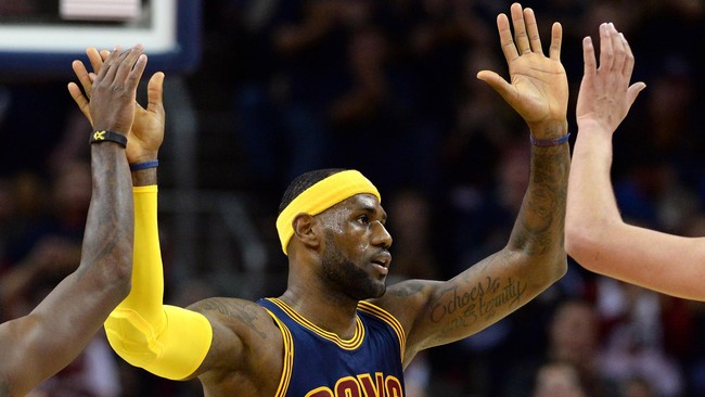 Ini merupakan pertandingan pertama James bersama Cavaliers sejak kembali dari Miami Heat. Era pertama James bersama Cavaliers terjadi pada 2003 hingga 2010.