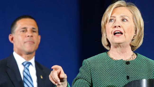Hillary Clinton merekrut petinggi Google untuk bekerja mengurusi segala hal terkait teknologi. Hillary disebut sebagai calon kuat presiden dari Partai Demokrat.