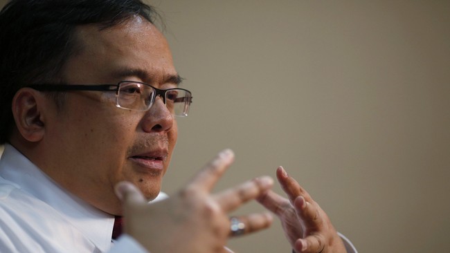 Pemerintah memperkirakan setiap kenaikan harga BBM bersubsidi sebesar Rp 2.000 per liter akan memicu lonjakan inflasi 2 persen.