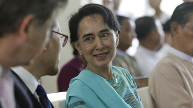 Pemimpin oposisi Myanmar, Aung San Suu Kyi akan melakukan kunjungan resmi ke Tiongkok bulan depan. Dikabarkan untuk mempromosikan hubungan bilateral.