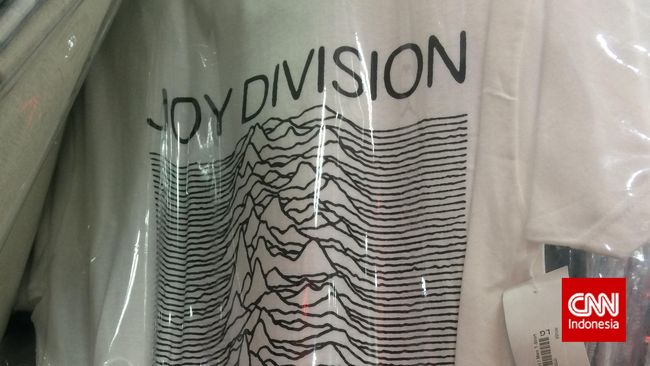 Ian Curtis, personel Joy Division, tewas gantung diri pada 18 Mei 1980. Bekas rumahnya di Inggris siap dibeli oleh para penggemar jika dana sudah terkumpul.