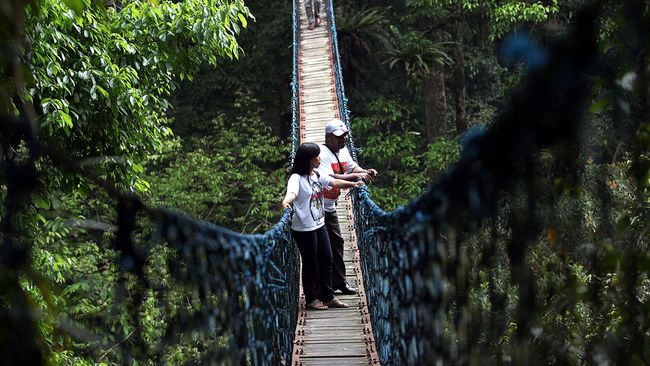 Memberdayakan masyarakat agar ikut menyukseskan ekowisata butuh proses panjang. Setidaknya butuh lima tahun pendampingan agar masyarakat paham konsep ekowisata.