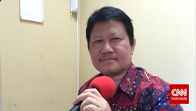 Teror ke KPK: Penyidik Patah Kaki Ditabrak, Rumah Dilempari