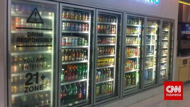 Tak Boleh Minum Bir Sebelum Umur 21 Tahun Karena mengandung alkohol, tidak sembarang orang boleh mengonsumsi bir. Di Indonesia sudah ada aturan konsumen bir harus berusia 21 tahun atau lebih.