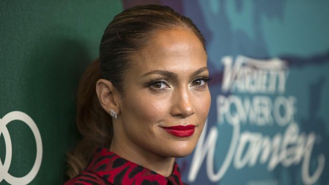 Demi merawat kecantikan, Jennifer Lopez rela merogoh kocek cukup dalam. Untuk menghilangkan selulit dari kulitnya, J.Lo pun melakukan perawatan berlian.