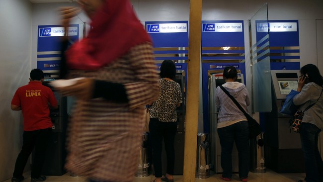 Sebanyak 10 bank swasta tengah dinilai Otoritas Jasa Keuangan (OJK) sebagai bank baru penyalur KUR tahun ini.