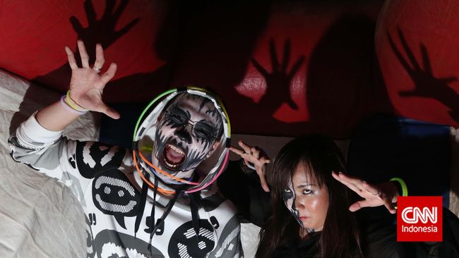 Kostum Halloween yang menyeramkan terus berkembang dari masa ke masa. Bagaimana sejarahnya?