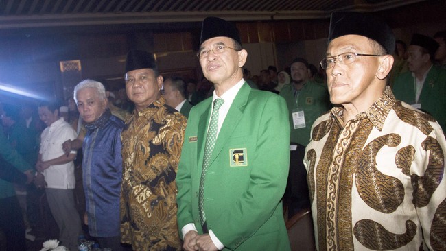"Putusan di pengadilan belum final," ujar Ical. Ia minta Agung Laksono, meski telah diakui sebagai Ketua Umum Golkar oleh Menkumham, tidak bertindak seenaknya.