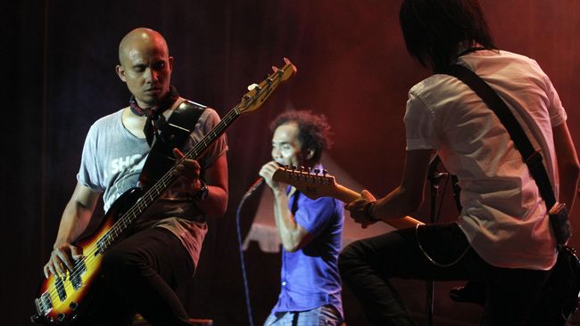 Identik dengan keriuhan dan merakyat, malam ini (5/11), Slank siap menggelar konser premium&nbsp;untuk perempuan di Ritz Carlton Hotel, Jakarta.