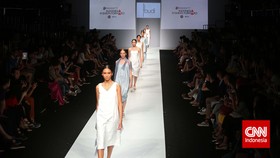 Parade Putih Tiga Desainer
