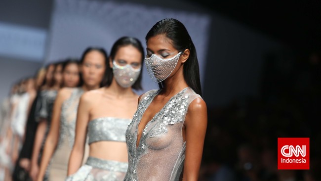 Koleksi Desainer Indonesia Fashion Forward