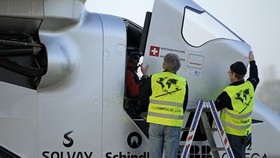 Sayap Rusak, Solar Impulse 2 Masih Tertahan di Jepang