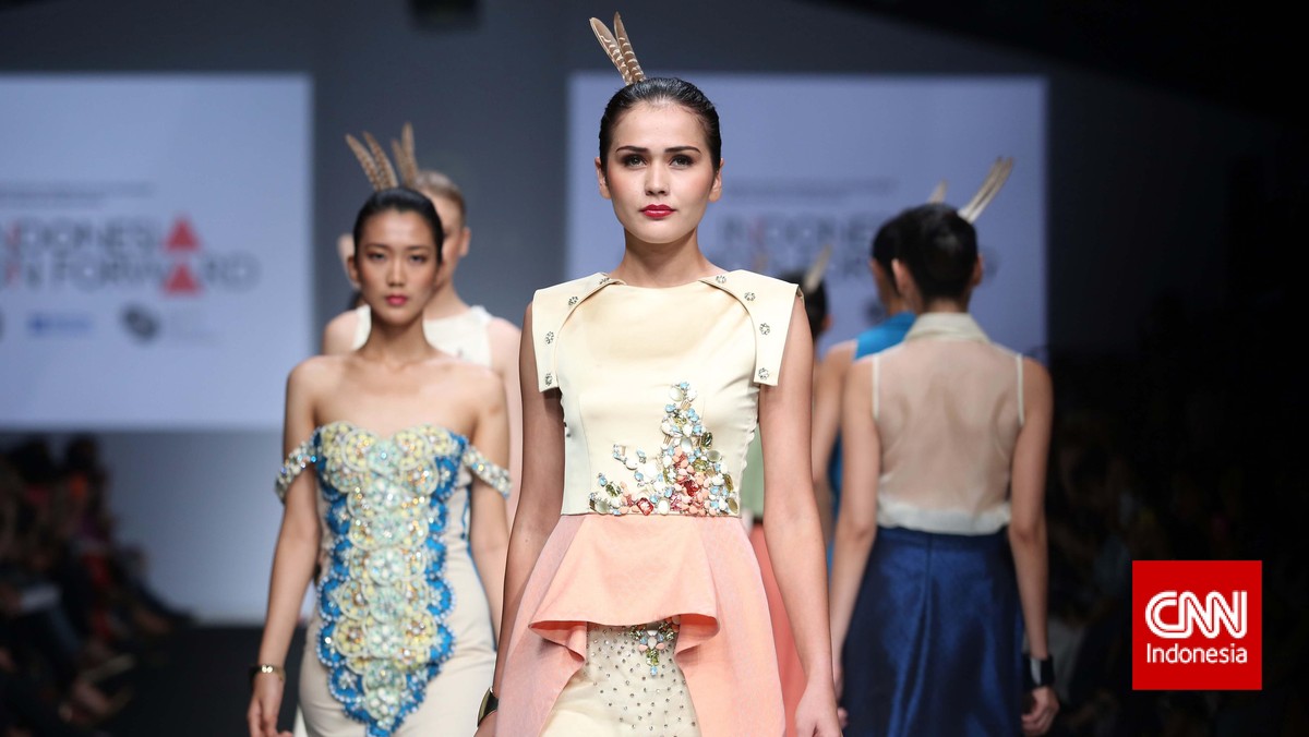 Koleksi Desainer Indonesia Fashion Forward