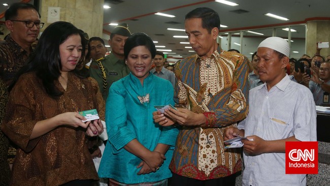 Komitmen itu disampaikan oleh 34 Ketua DPD saat menerima pengarahan dari Jokowi yang digelar secara tertutup.