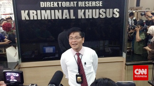 Adik-kakak pengurus akun @TM2000Back, ES dan RN, diketahui sebagai&nbsp;negosiator dan otak pemerasan.