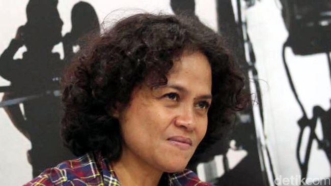 Skenario sudah jadi, pemain pun tetap Dian Sastrowardoyo dan Nicholas Saputra. Mira Lesmana berjanji sekuel AADC akan segera rilis.