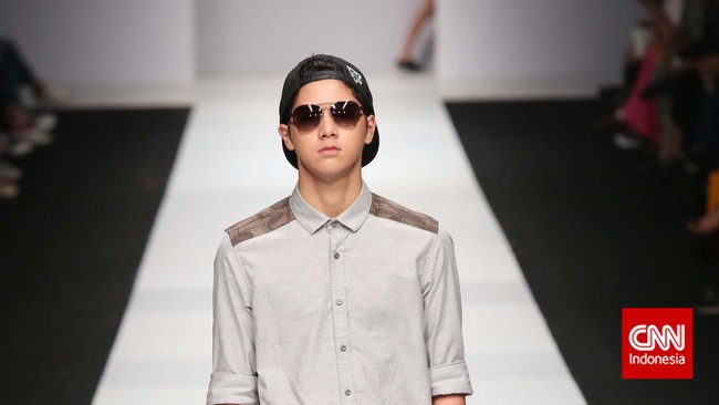 Rancangan Selebriti di Panggung JFW 2015