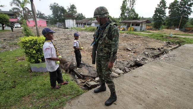 Militer Thailand mengklaim membunuh empat pemberontak dalam sebuah operasi, namun tim independen menemukan mereka adalah warga sipil yang tak bersalah.