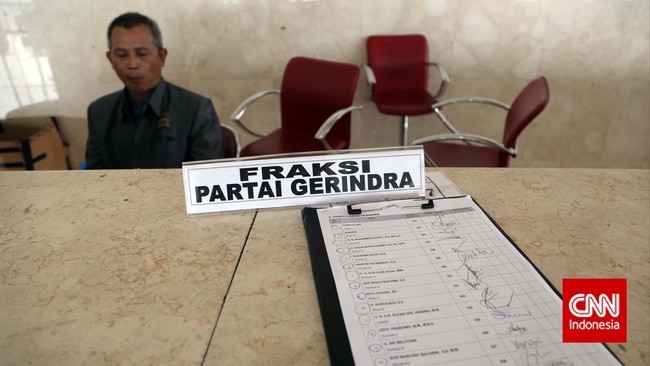 Koalisi Merah Putih (KMP) menganggap koalisi lawan politiknya tidak memahami hukum tata negara dengan menilai AKD saat ini belum terbentuk secara sah.