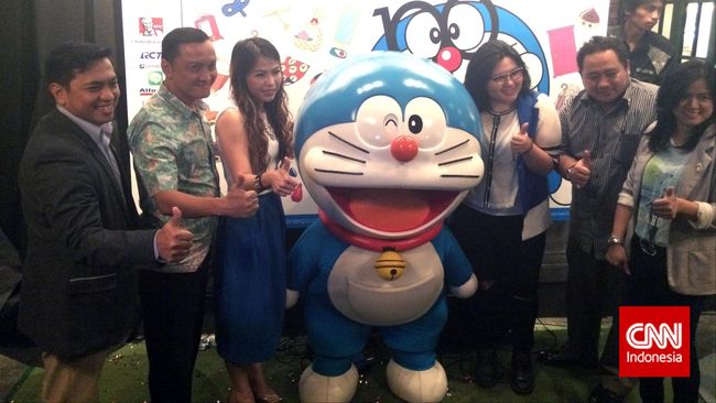 Doraemon si robot kucing mengunjungi Indonesia. Setelah Malaysia, Hongkong, Taiwan, dan Tiongkok, kini giliran Jakarta yang kedatangan ratusan Doraemon.