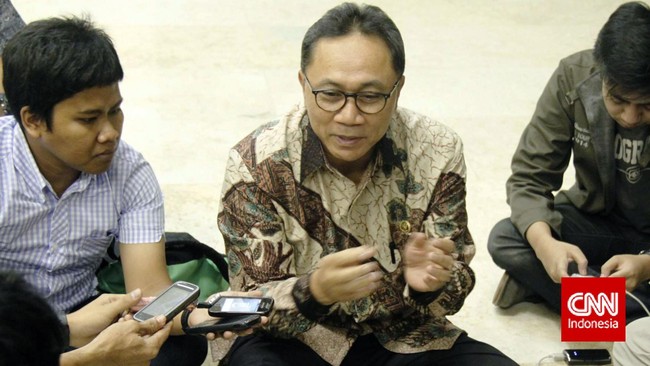 Komunikasi politik yang terjadi di gedung dewan dianggap layaknya sebuah pertandingan tinju.