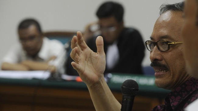 Majelis hakim Pengadilan Tipikor memvonis bos PT Nindya Karya, Heru Sulaksono, dengan hukuman sembilan tahun bui.