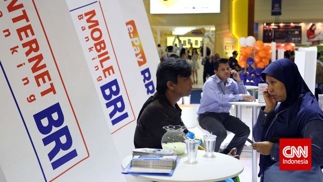 BRI Rombak Jajaran Komisaris RUPS Tahunan BRI memberhentikan Gatot Trihargo dan Mahmud dari jajaran komisaris, menggantikannya dengan Wahyu Kuncoro dan Hendrikus Ivo.