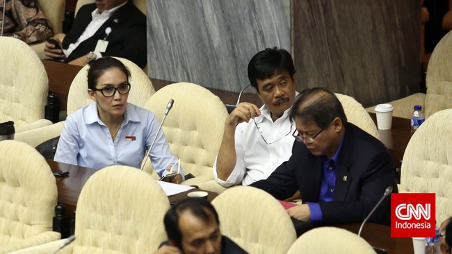 BPJS disebut Rieke Diah Pitaloka, Anggota DPR dari Fraksi PDIP bukanlah sebuah BUMN sehingga tidak layak menerima PMN.