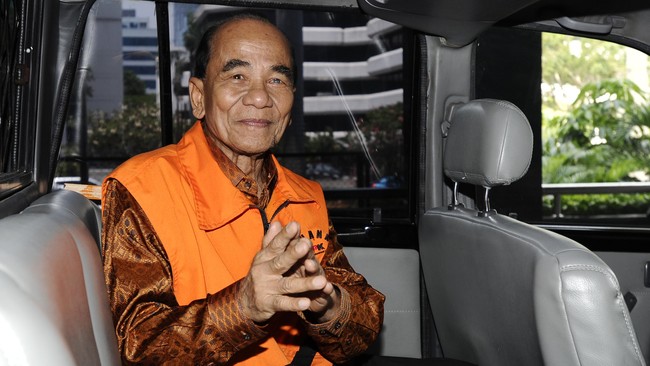 Pengacara Annas memastikan, Menteri Kehutanan Zukifli Hasan menyerahkan Surat Keputusan RTRWP pada perayaan ulang tahun provinsi Riau.