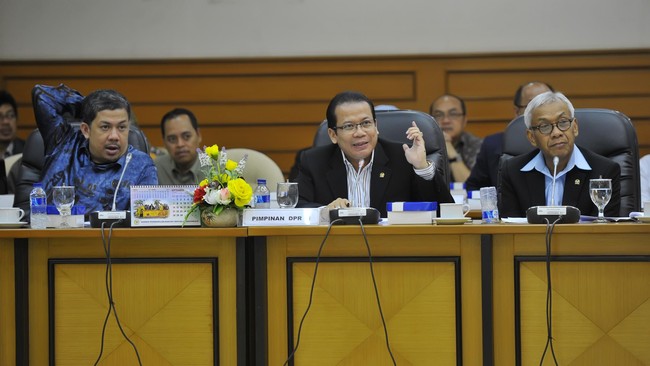Target bersama DPR RI dan pemerintah adalah revisi Kitab Undang-Undang Hukum Pidana harus selesai dibahas tahun ini.