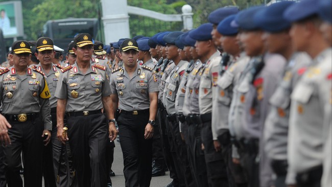 Polri mengirim 140 personel Formed Police Unit untuk menjalani misi perdamaian di Darfur, Sudan. Terdiri dari 100 pasikan taktis dan 40 anggota pendukung.