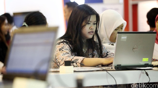 Telah terjadi peningkatan jumlah pengguna Internet di seluruh dunia. Totalnya kini sudah mencapai 3 miliar orang, tapi masih belum merata.