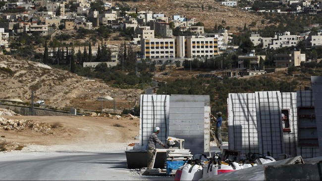 Dewan Hak Asasi Manusia PBB, UNHRC, mengadopsi penerbitan basis data perusahaan yang terlibat dalam aktivitas di wilayah pendudukan Israel di Tepi Barat.